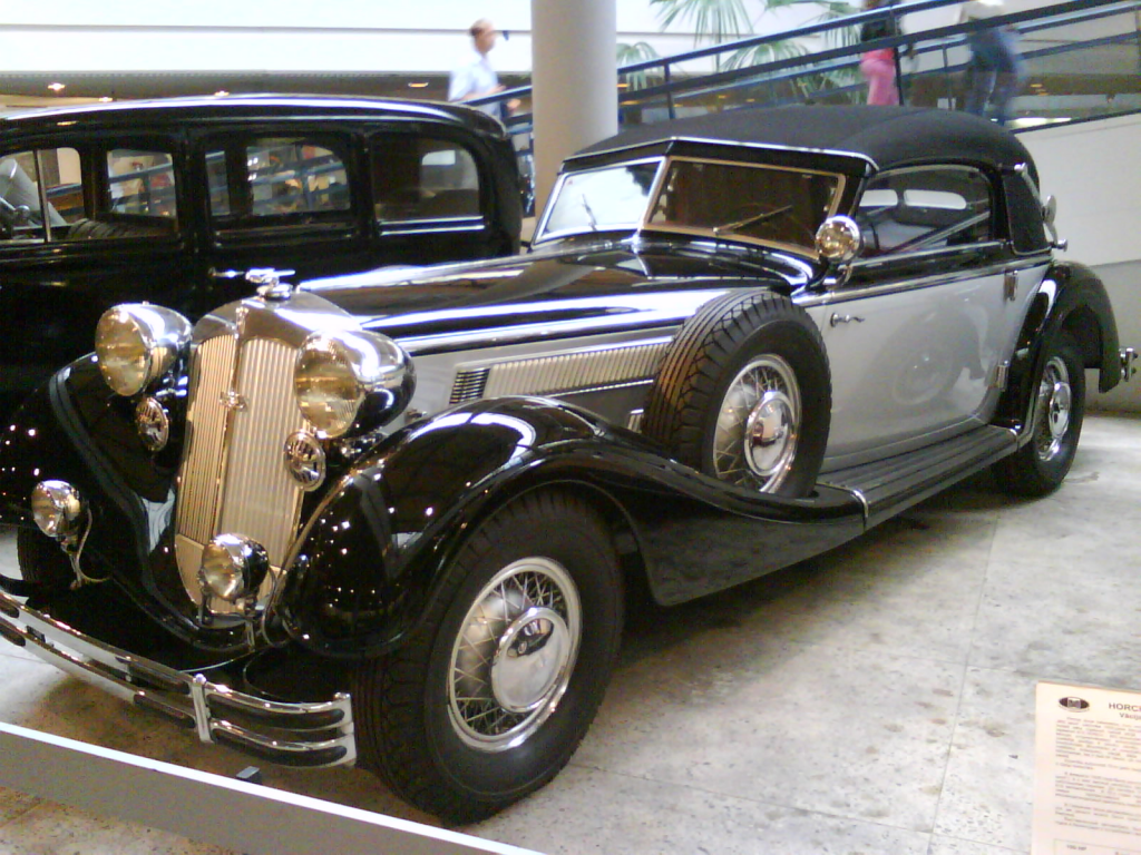 Das Baltikum bietet noch viele Oldtimer, in so manchen Scheuern